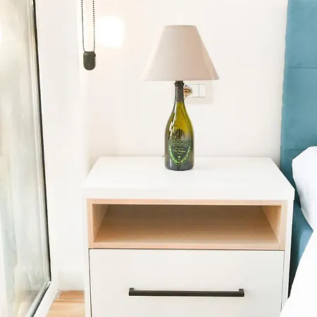 Matisse No3 - One Bedroom With Balcony Апартаменты *