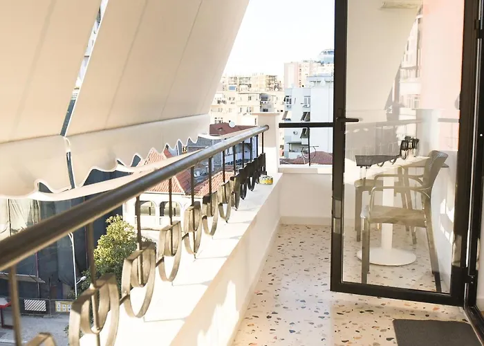 Matisse No3 - One Bedroom With Balcony Τίρανα