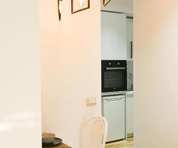 Matisse No3 - One Bedroom With Balcony Апартаменты